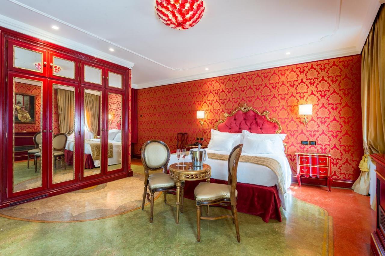 Hotel Ai Reali - Small Luxury Hotels Of The World Венеция Экстерьер фото